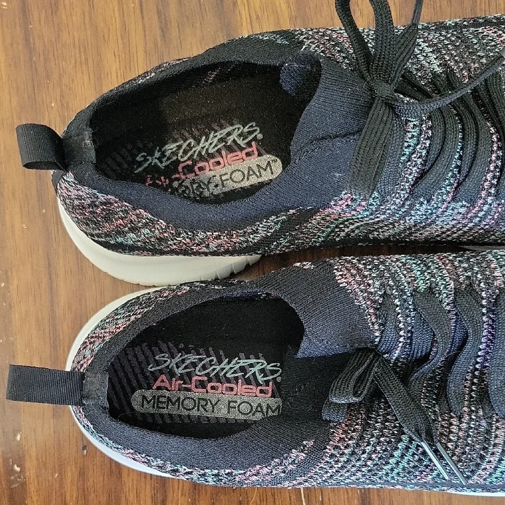 Sketchers Patterned Sneakers - Picture 2 of 7
